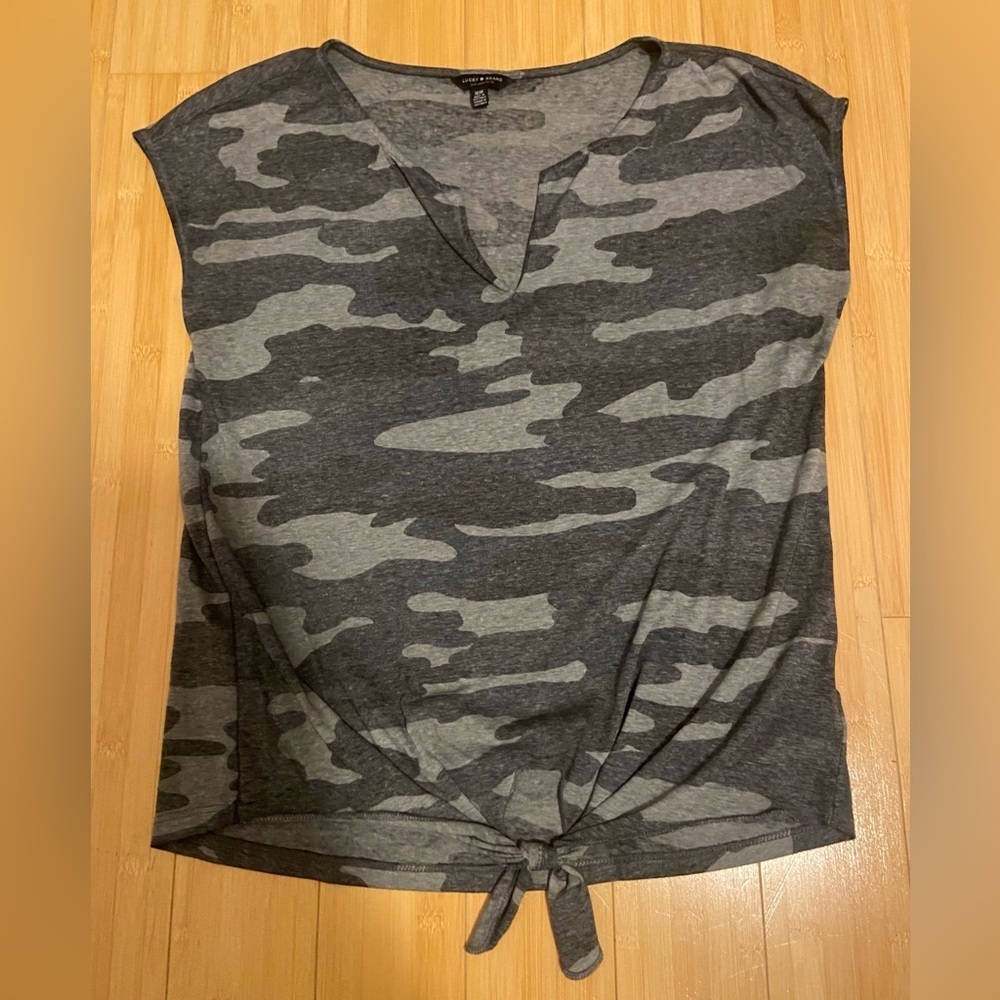 Lucky Brand Camo Tie-Front Top – Gray – Size M - Picture 3 of 5